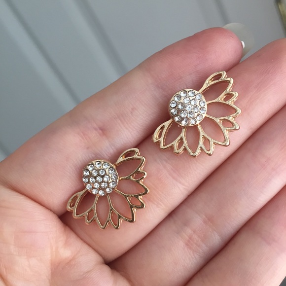 ⚜️[𝟯/$𝟭𝟴]⚜️Gold Rhinestone Flower Jacket Earrings NEW - Picture 3 of 8
